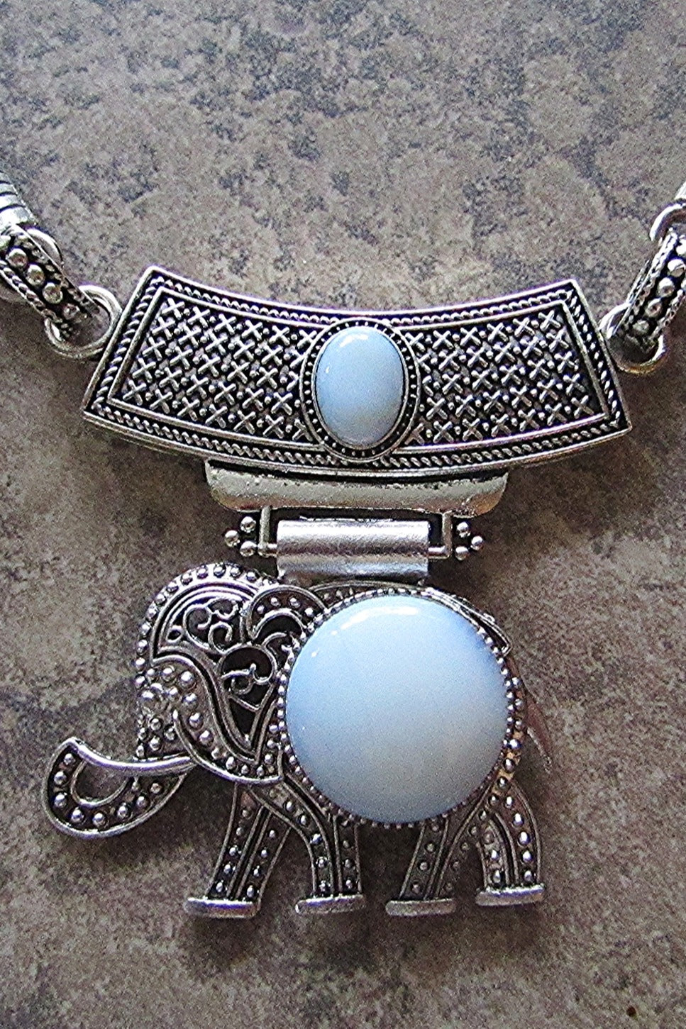 ELEPHANT METAL NECKLACE