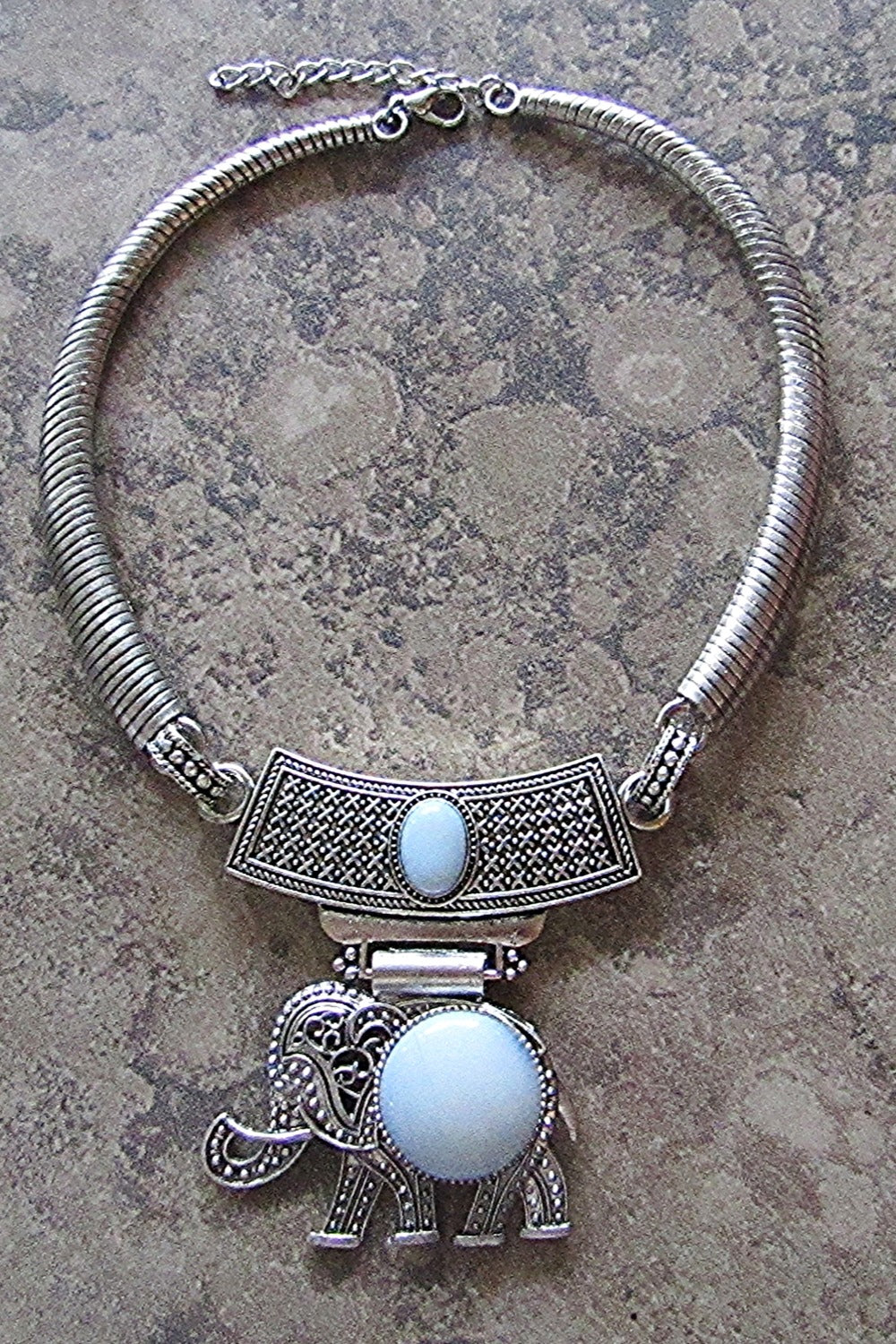 ELEPHANT METAL NECKLACE