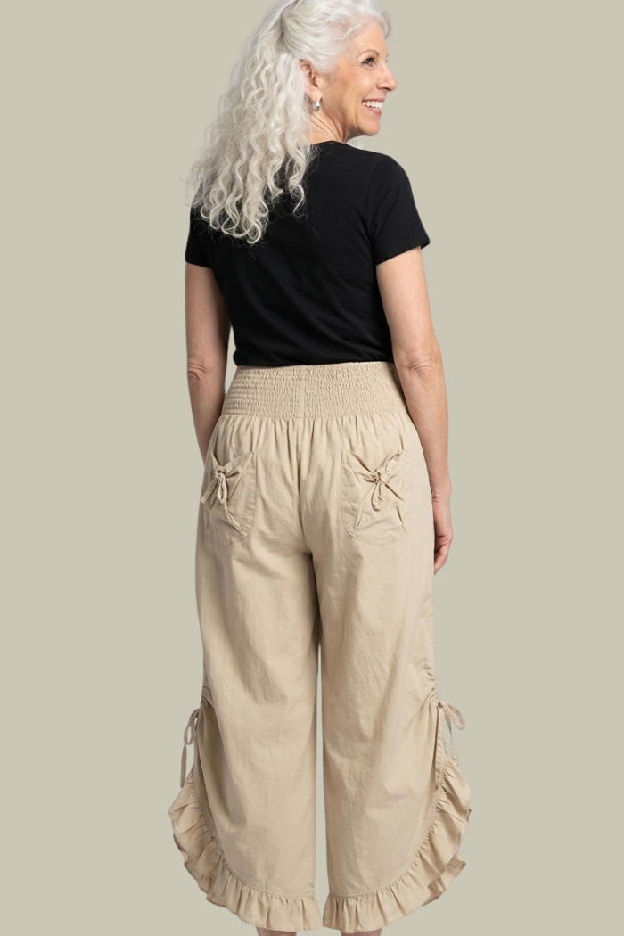Cropped Pantaloon Pant in Beige