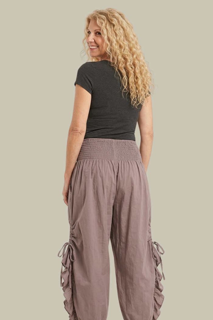 Ruffled Cropped Pants