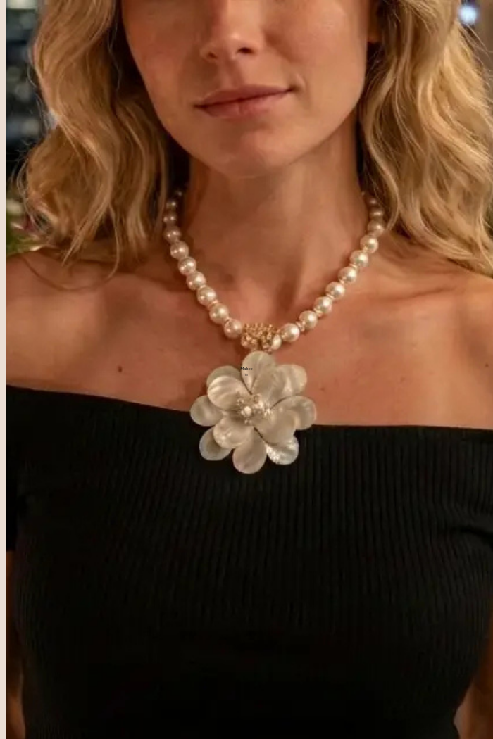 Mother of Pearl Flower Necklace
