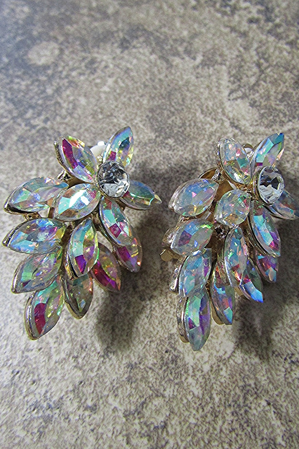 MARQUISE GEM CLUSTER CLIP EARRING