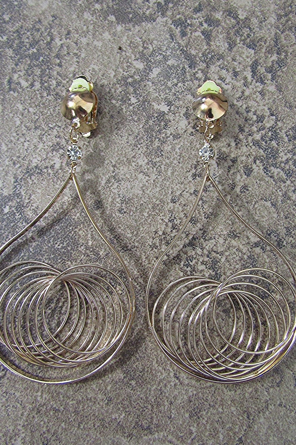 TWISTED GOLD WIRE DANGLE CLIP EARRING
