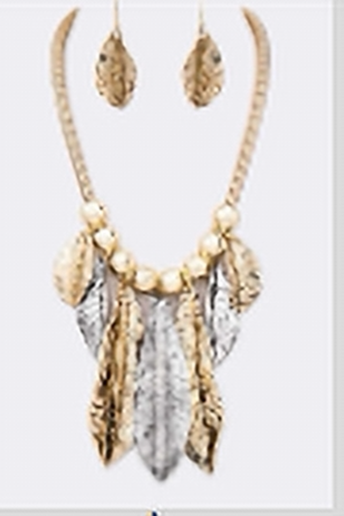Textured Metal Leaf Necklace Set