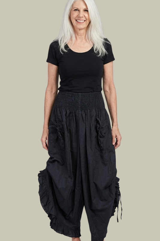Cropped Pantaloon Pant in Black