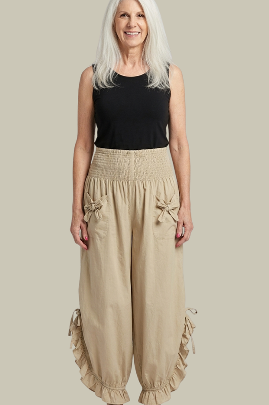 Cropped Pantaloon Pant in Beige