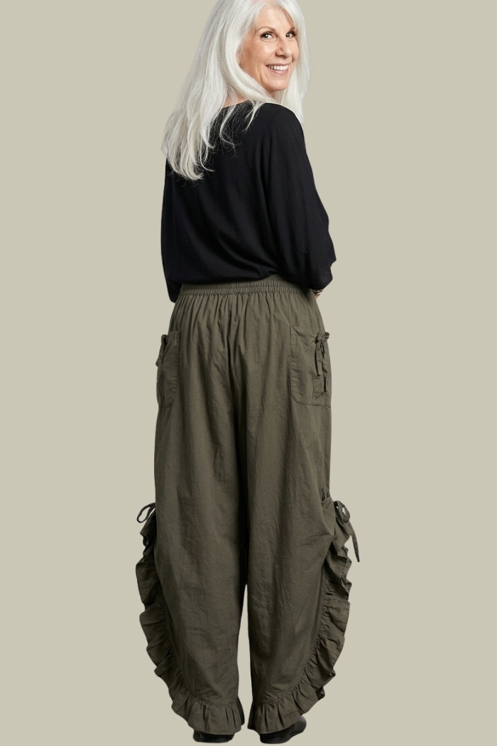 Cropped Pantaloon Pant in Olive