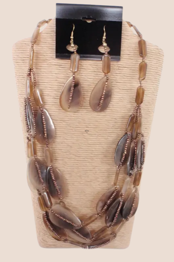 Brown Horn Three-Strand Necklace Set