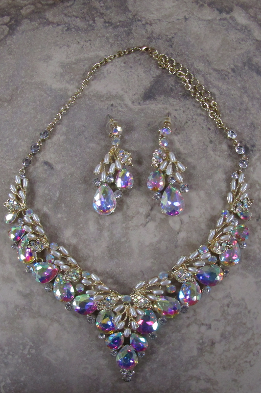Statement AB and Pearl Necklace Set